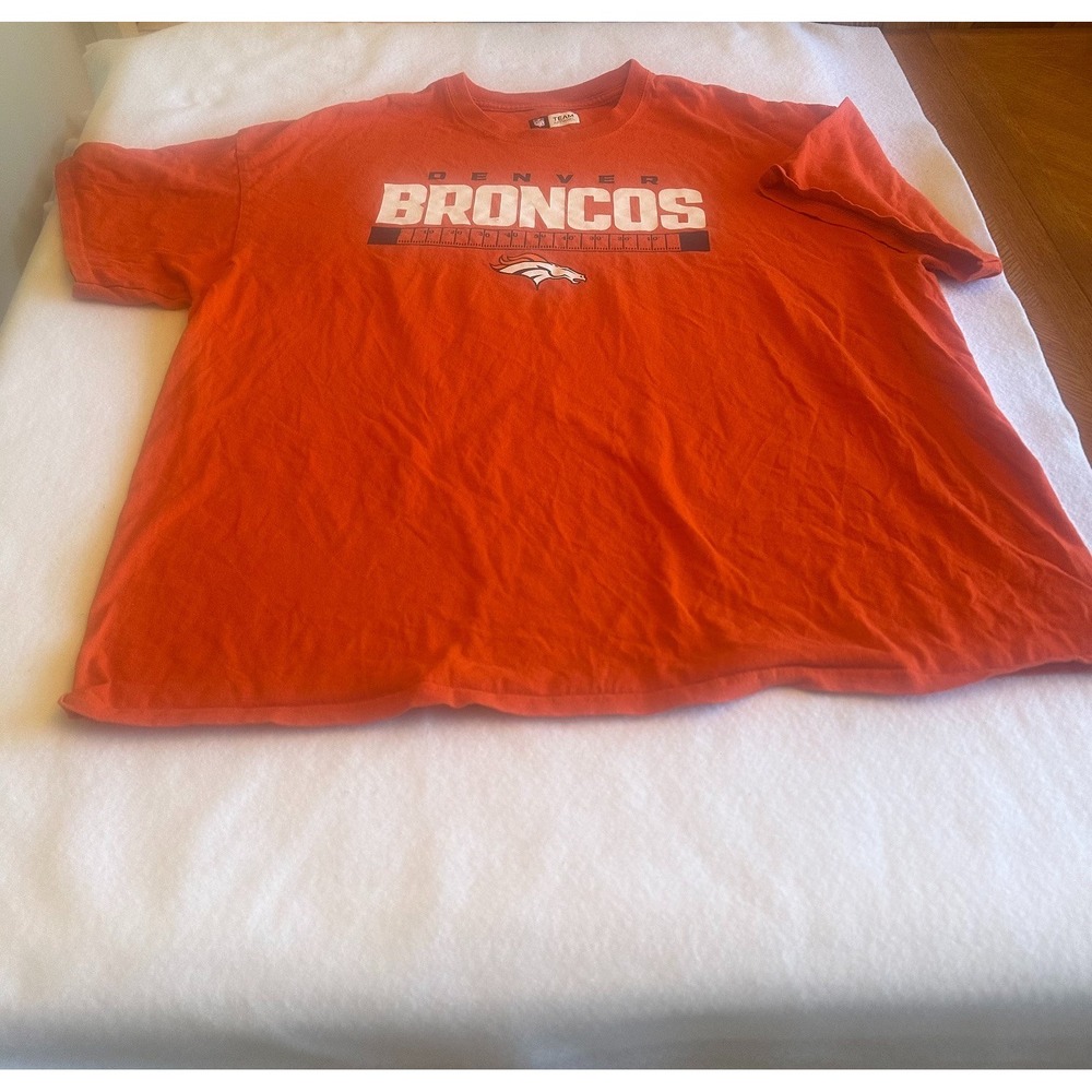 Denver Broncos NFL Team Apparel T Shirt XL Orange Short Sleeve Graphic Football